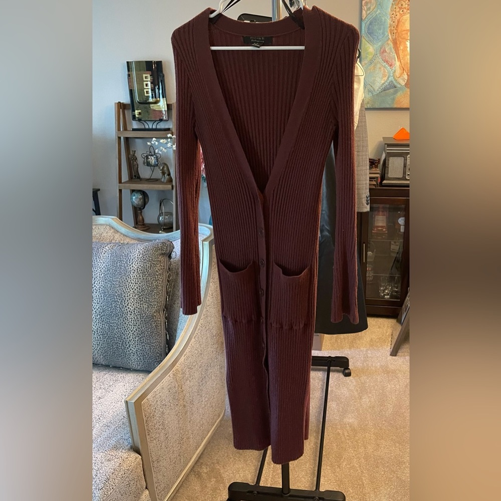 Like new burgundy long length sweater. Forever 21, size med. Excellent condition - Picture 1 of 5